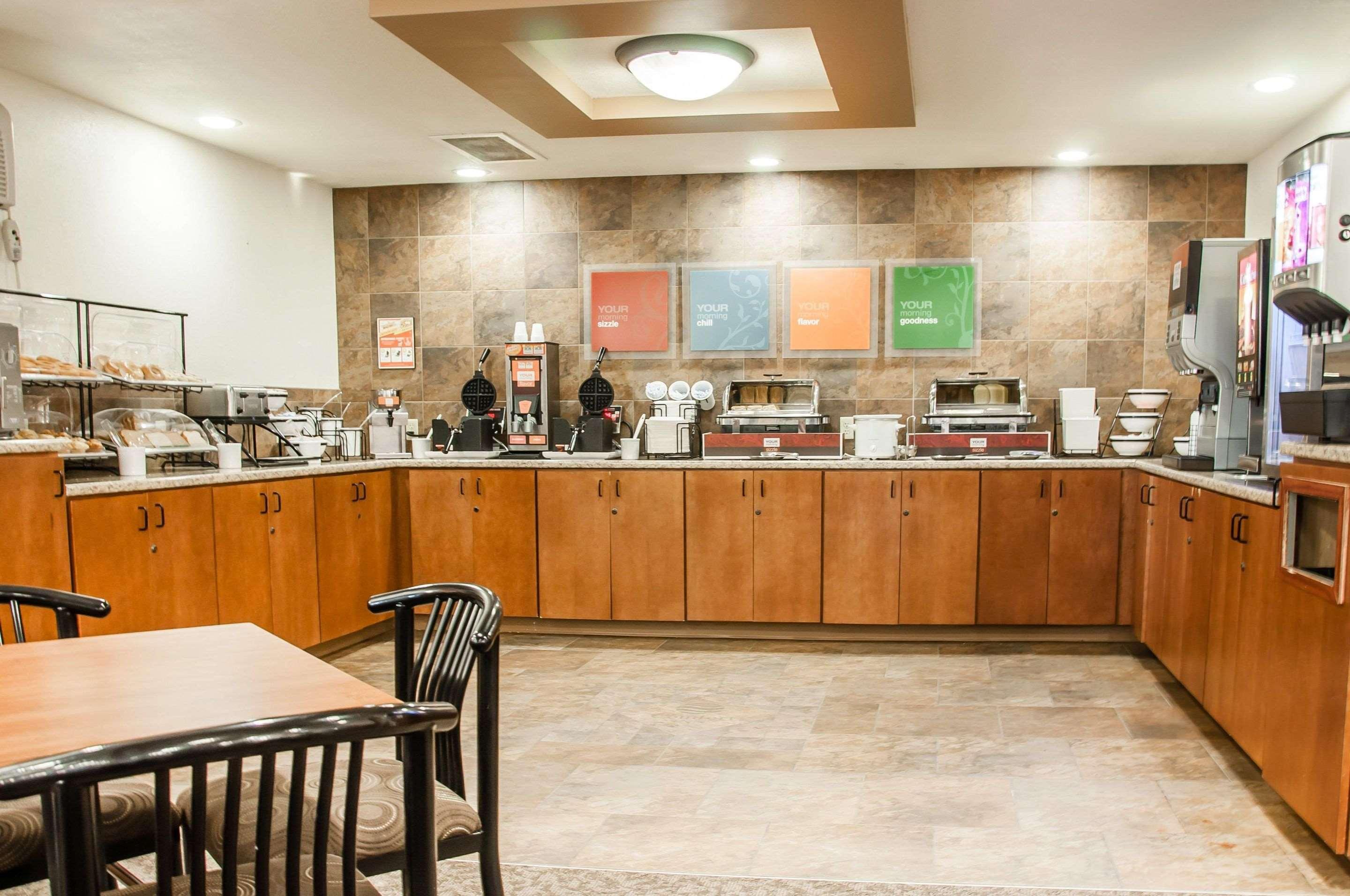 דיקינסון Comfort Inn מראה חיצוני תמונה